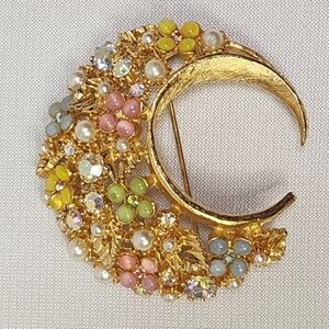 ART Pepper Floral Crescent Gold Brooch